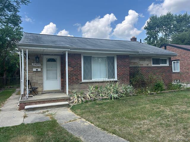 front view picture of 24271 Kenosha Ave, Oak Park, MI. 48237