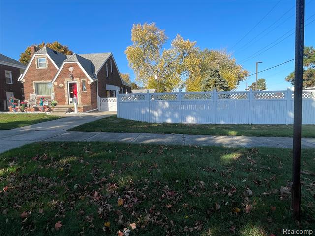 front view picture of 12742 Catalpa, Southgate, MI. 48195