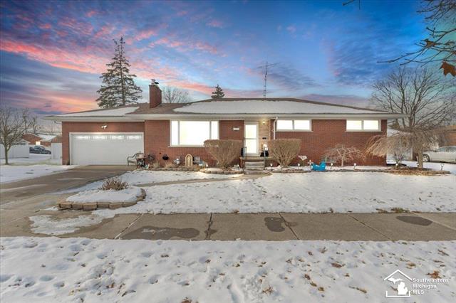 front view picture of 14562 Burns, Southgate, MI. 48195