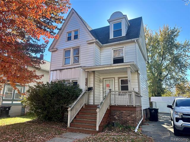 front view picture of 255 Poplar, Wyandotte, MI. 48192