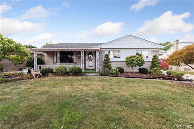 front view picture of 13624 Windemere, Southgate, MI. 48195