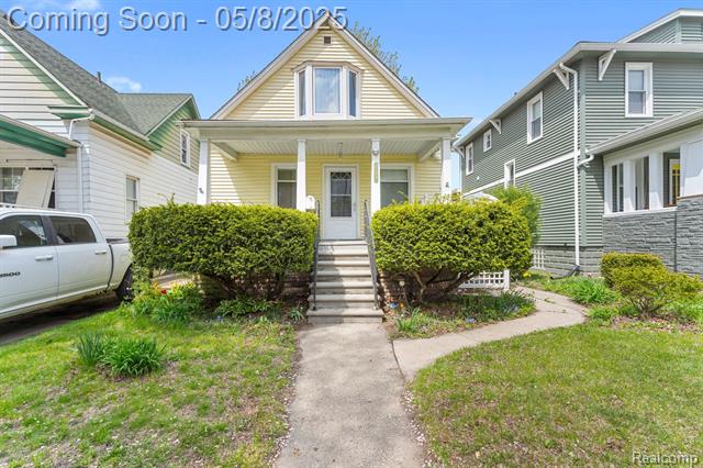 front view picture of 512 Poplar, Wyandotte, MI. 48192