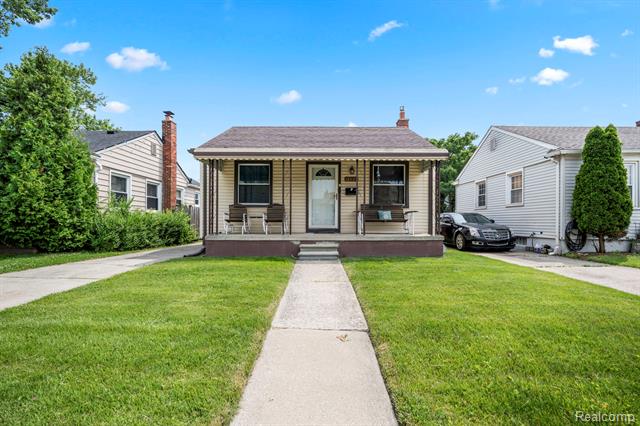 front view picture of 12925 Castle, Southgate, MI. 48195