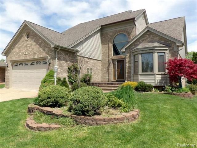 front view picture of 15135 Churchill, Southgate, MI. 48195