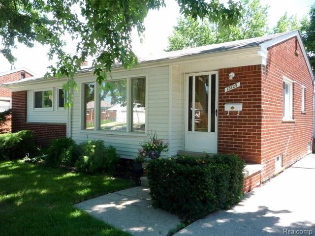 front view picture of 15125 Poplar, Southgate, MI. 48195