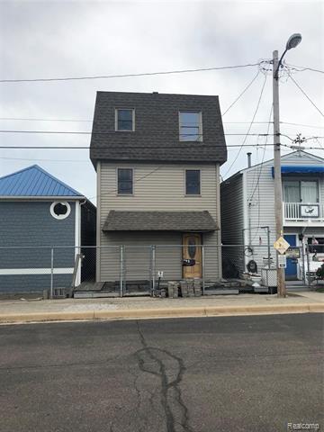 front view picture of 9 Walnut, Wyandotte, MI. 48192