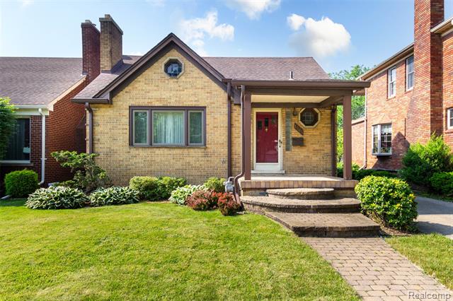 front view picture of 1565 Superior, Wyandotte, MI. 48192