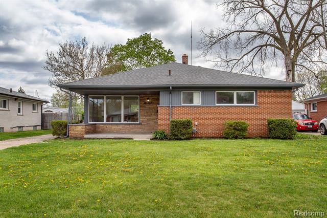 front view picture of 24548 Templar Ave, Southfield, MI. 48075