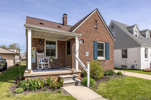 front view picture of 13152 Superior, Southgate, MI. 48195