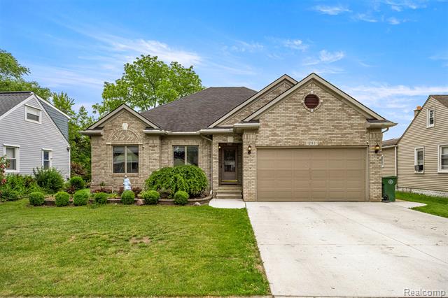 front view picture of 12931 Devoe, Southgate, MI. 48195