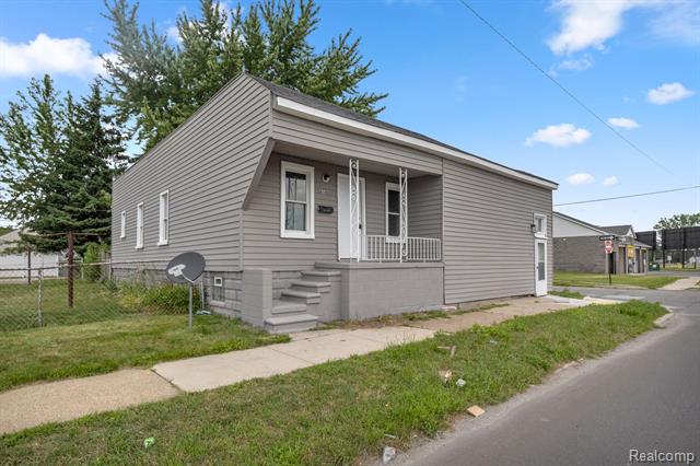 front view picture of 654 Ford, Wyandotte, MI. 48192