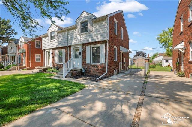 front view picture of 1864 15Th, Wyandotte, MI. 48192