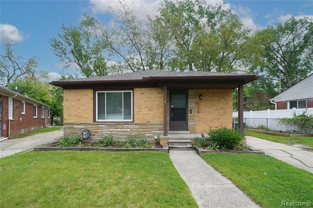 front view picture of 24310 Geneva Ave, Oak Park, MI. 48237