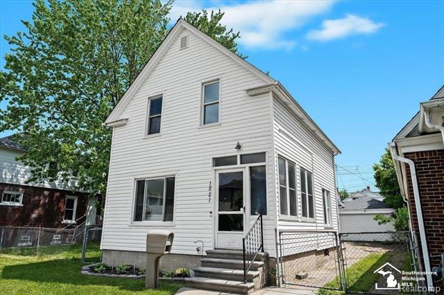front view picture of 1821 14Th, Wyandotte, MI. 48192