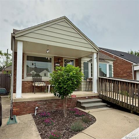 front view picture of 1823 15Th, Wyandotte, MI. 48192