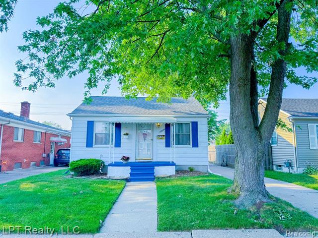 front view picture of 13044 Cunningham, Southgate, MI. 48195