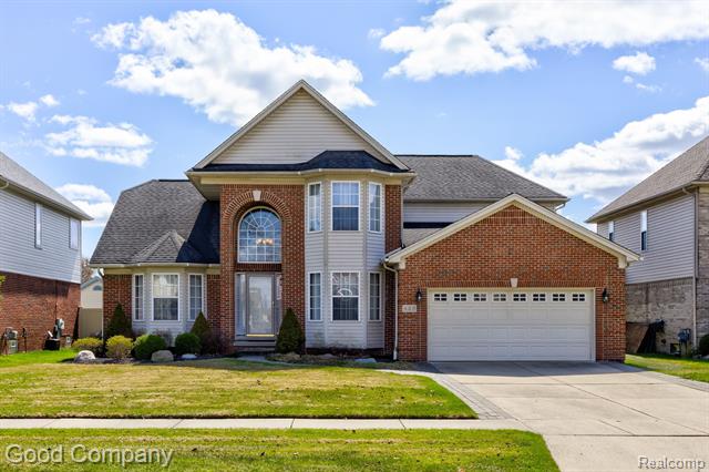 front view picture of 423 Cedar, Wyandotte, MI. 48192