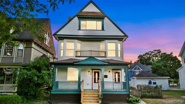 front view picture of 2116 Biddle, Wyandotte, MI. 48192