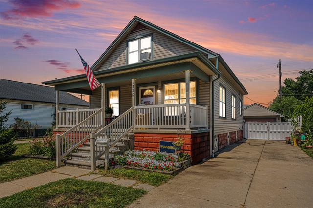 front view picture of 1320 Spruce, Wyandotte, MI. 48192