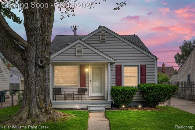 front view picture of 2117 Mapledale St, Ferndale, MI. 48220