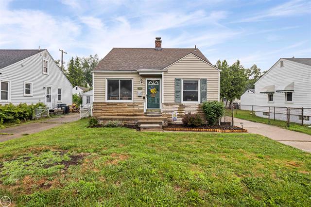 front view picture of 2171 Mapledale St, Ferndale, MI. 48220