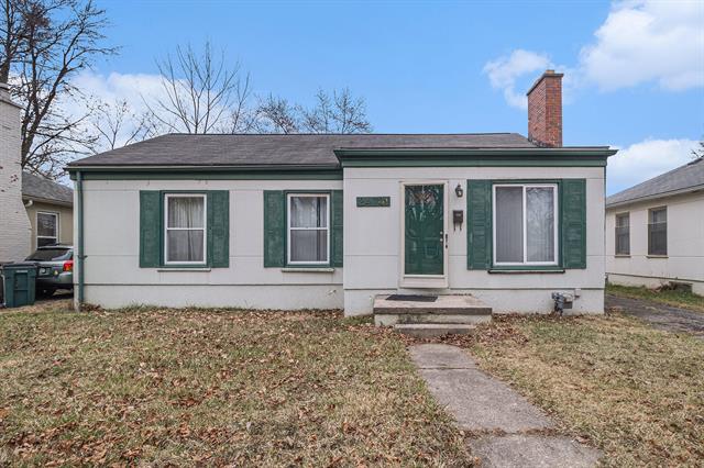 front view picture of 24701 Parklawn St, Oak Park, MI. 48237