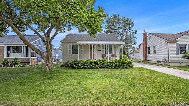 front view picture of 13647 Netherwood, Southgate, MI. 48195