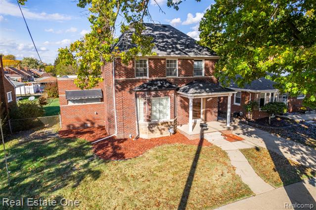 front view picture of 1618 Davis, Wyandotte, MI. 48192