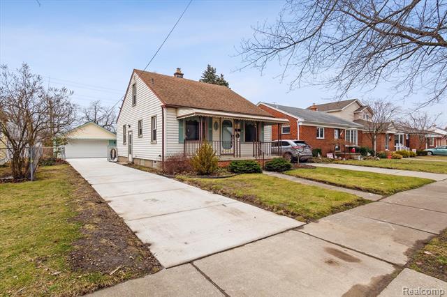front view picture of 1766 Cora, Wyandotte, MI. 48192