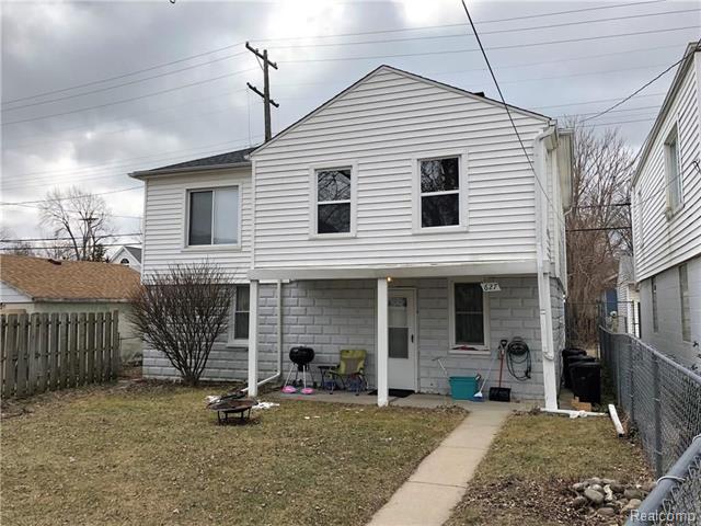 front view picture of 627 Elm, Wyandotte, MI. 48192