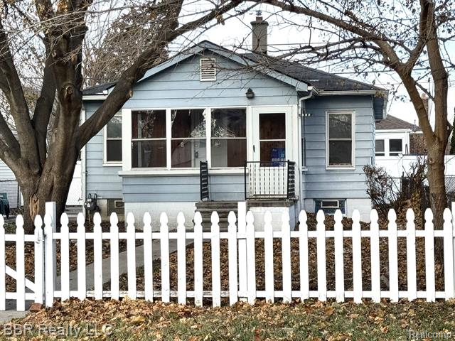 front view picture of 1552 Elm, Wyandotte, MI. 48192