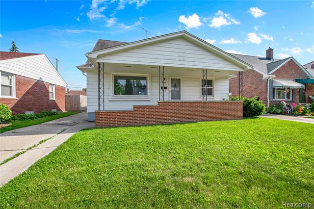 front view picture of 13513 Chestnut, Southgate, MI. 48195