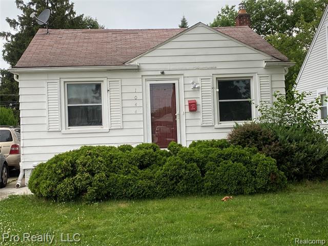 front view picture of 1044 Cloverlawn, Lincoln Park, MI. 48146