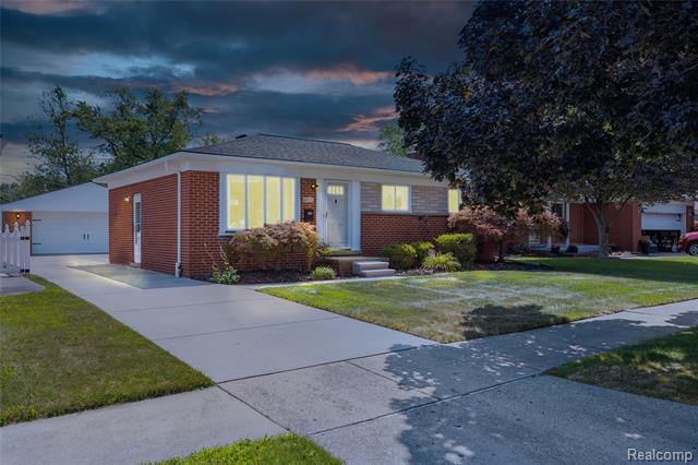 front view picture of 14715 Le Blanc, Allen Park, MI. 48101