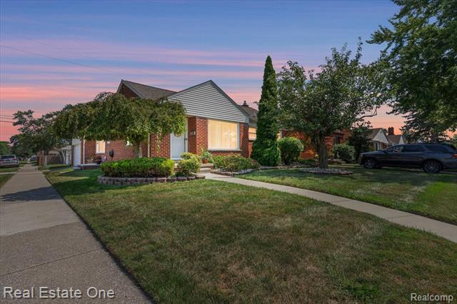 front view picture of 1205 13Th, Wyandotte, MI. 48192