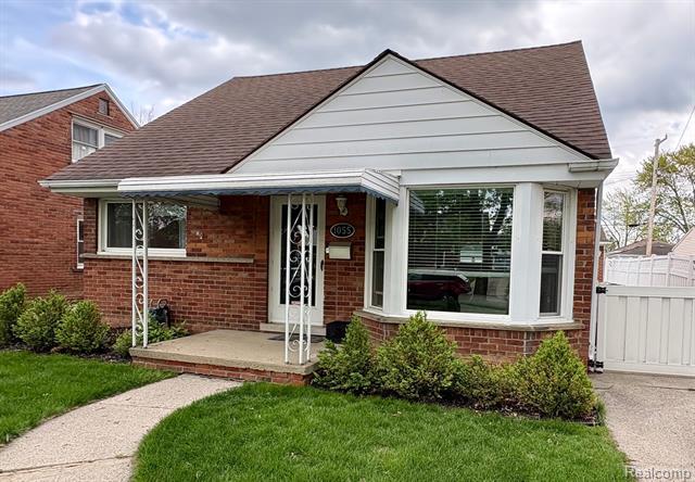 front view picture of 1055 16Th, Wyandotte, MI. 48192