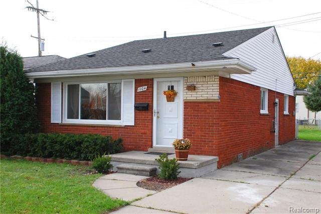 front view picture of 1104 6Th, Wyandotte, MI. 48192