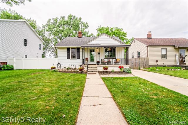front view picture of 1070 Cora, Wyandotte, MI. 48192