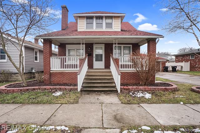 front view picture of 1076 Lindbergh, Wyandotte, MI. 48192
