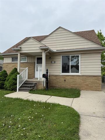 front view picture of 2072 Goddard, Lincoln Park, MI. 48146