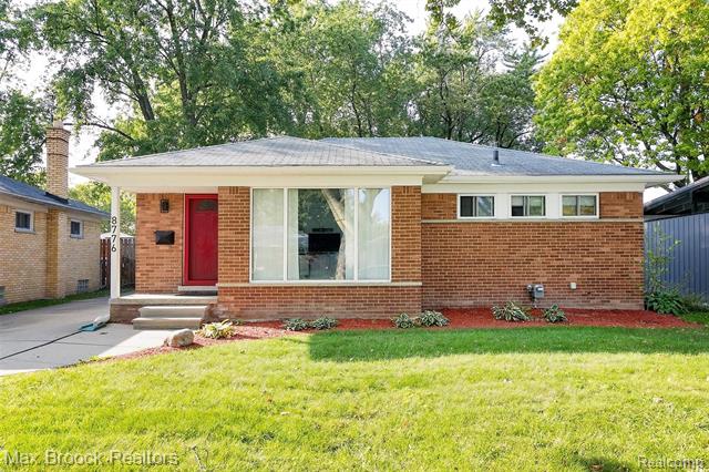 front view picture of 8776 Woodside Park Dr, Oak Park, MI. 48237