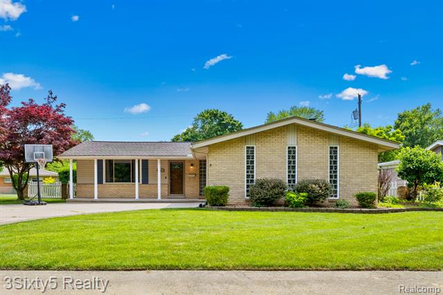 front view picture of 15615 S Midway, Allen Park, MI. 48101