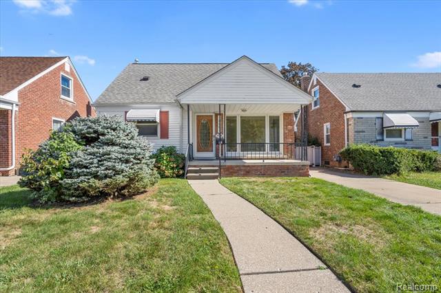 front view picture of 10061 Ruth, Allen Park, MI. 48101