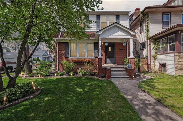 front view picture of 82 Emmons, Wyandotte, MI. 48192