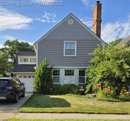 front view picture of 112 Emmons, Wyandotte, MI. 48192