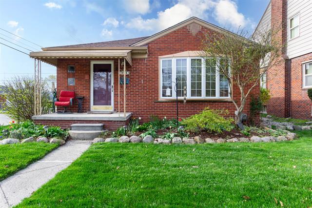 front view picture of 1005 Moran, Lincoln Park, MI. 48146