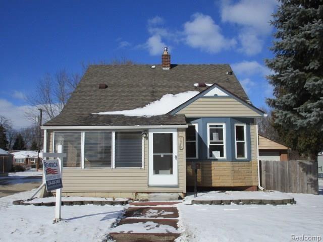 front view picture of 836 Clinton, Wyandotte, MI. 48192