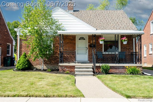 front view picture of 1810 Riverbank, Lincoln Park, MI. 48146