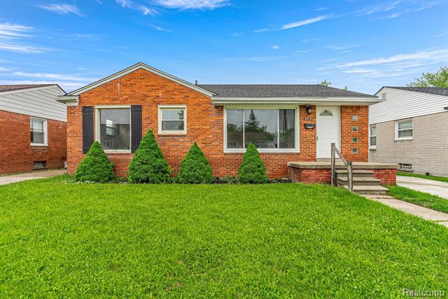 front view picture of 808 Pagel, Lincoln Park, MI. 48146