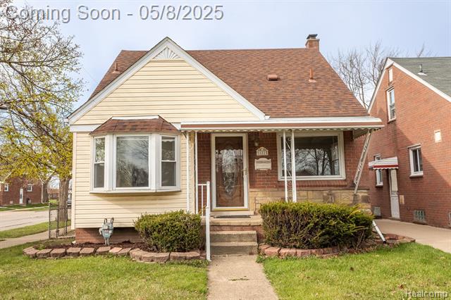 front view picture of 882 Stewart, Lincoln Park, MI. 48146